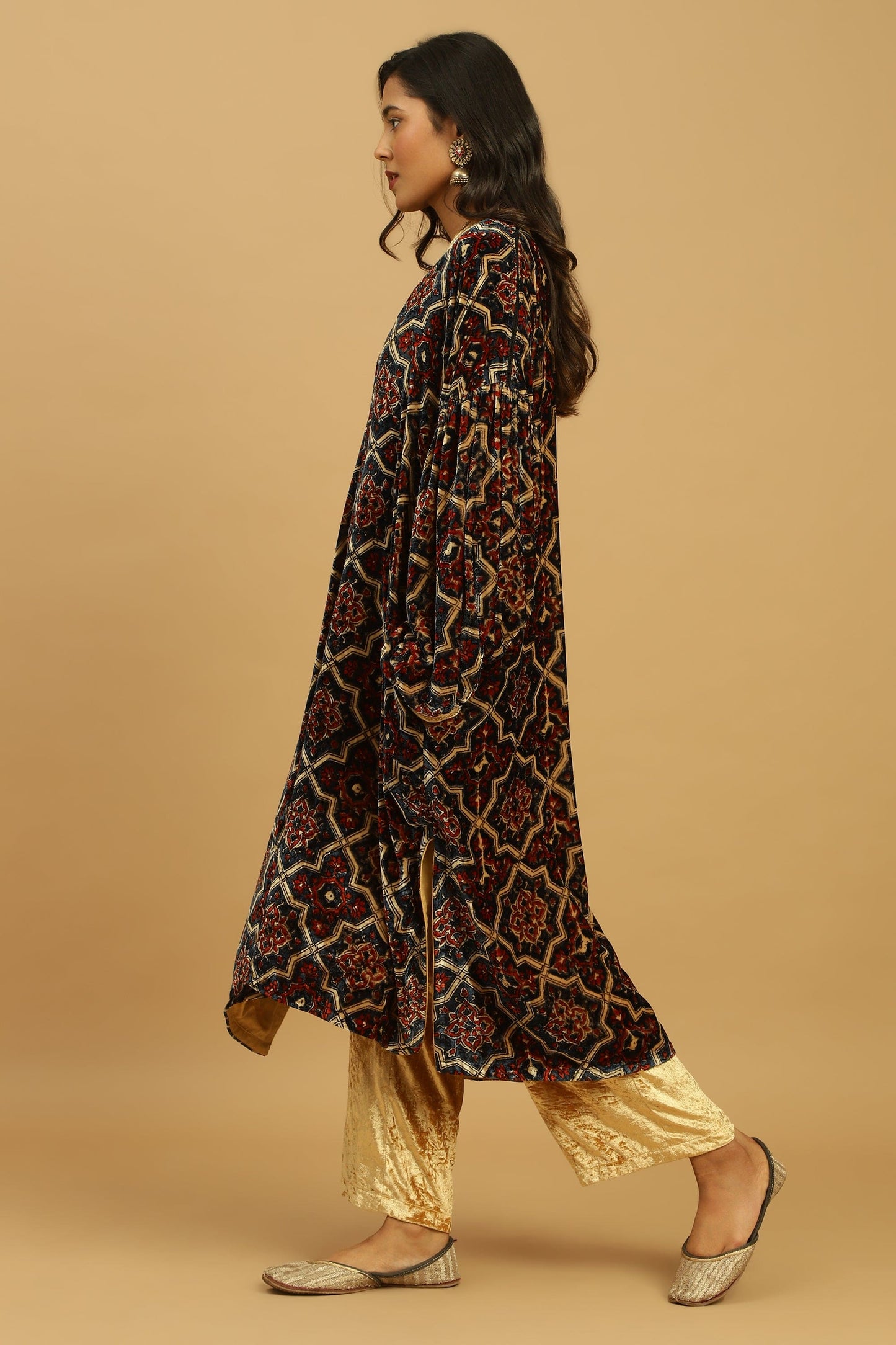 FUCHSIA JAAL VELVET AJRAKH PHIRAN SET (2 pcs)