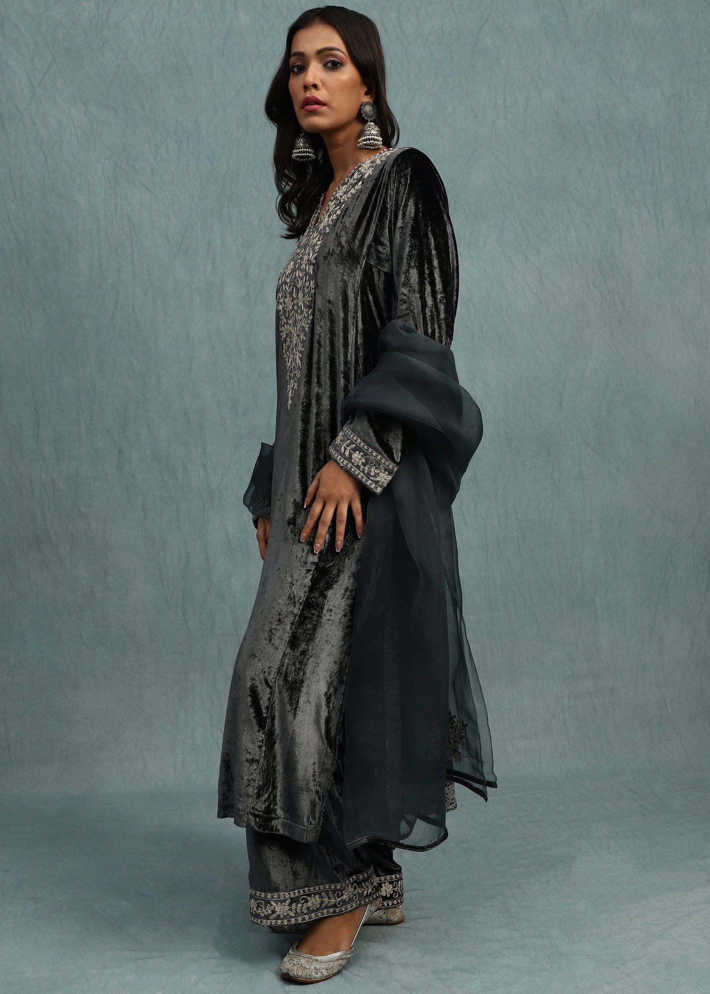 Grey Embroidered Silk Velvet Kurta Set- (3 Pcs Set)