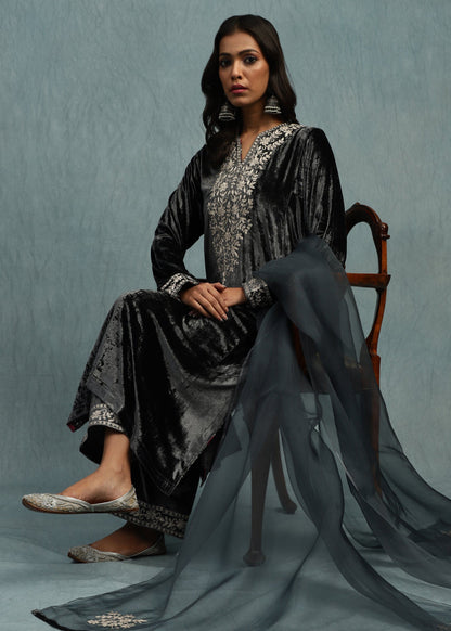 Grey Embroidered Silk Velvet Kurta Set- (3 Pcs Set)