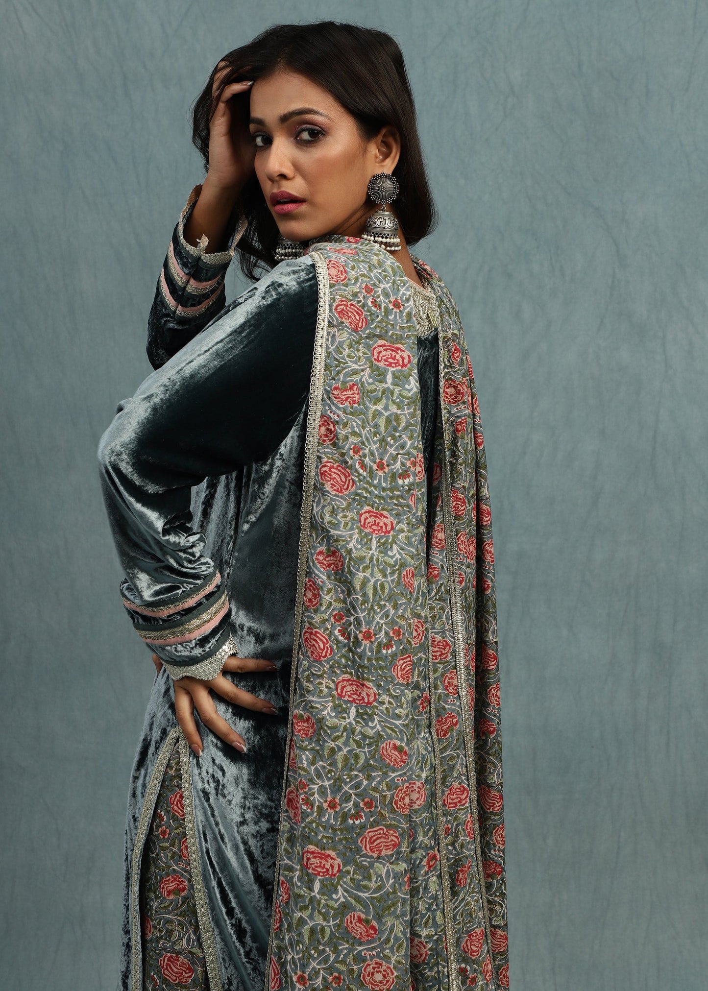Slate Velvet With Rose Jaal Kurta Set- (3 Pcs Set)